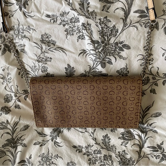 Guess Wallet Purse - Picture 5 of 5